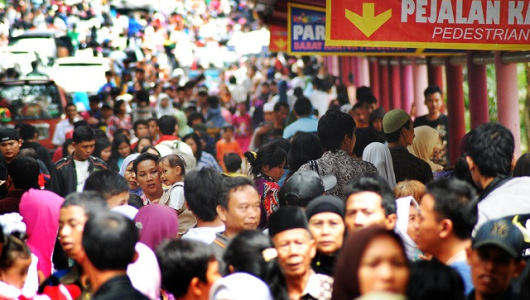 Pengunjung Bonbin Ragunan Membludak