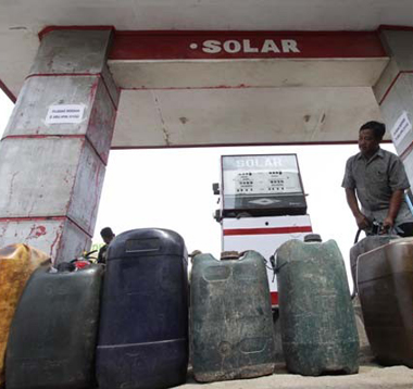 Polisi Bongkar Penimbunan BBM Subsidi yang Melibatkan Oknum Petugas di Bogor