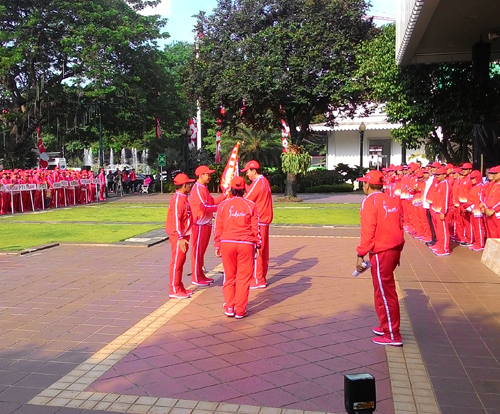 Gubernur DKI Lepas Kontingen Jakarta Yang Berlaga Pada PON XIX Jabar