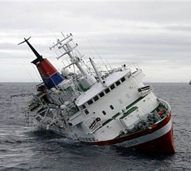 KM Sinar Mutiara Tenggelam Diperairan Ketapang Sampang Jawa Timur