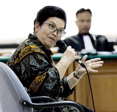 Siti Fadilah Tegaskan Tidak Bersalah Saat Bacakan Pledoi