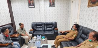 Ketua Komisi II DPRD Jabar Datangi Langsung Kantor Dinsos Karawang Supaya Banprov Dampak Covid-19 Harus Tepat Sasaran