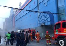 NAGA Swalayan Pondok Gede Terbakar, Beruntung Tak Ada Korban Jiwa.