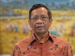 Jokowi Tunjuk Mahfud MD Jadi Plt MenPAN RB, Mulai Kerja Besok