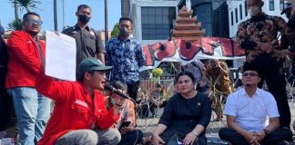 Demo di DPRD Jatim, GMNI Surabaya Desak Pemerintah Larang Mobil Pribadi Minum BBM Subsidi