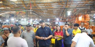 Buka Literasi Keuangan, Menpora Dito juga Blusukan ke Pasar Induk Kramat Jati Dukung Pengembangan Wirausaha Muda