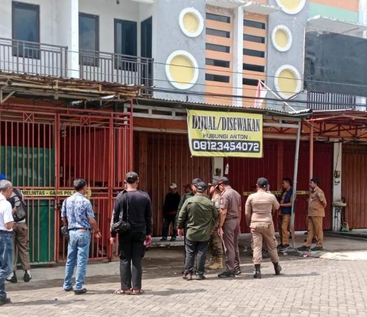 Oknum Wartawan Dilaporkan ke PWI, Diduga Halangi Proses Penggerebekan Gudang Miras di Kraksaan Probolinggo Jatim