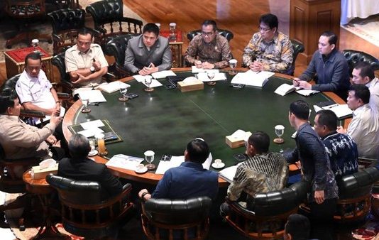 Usai Lawatan Luar Negeri, Prabowo Kumpulkan Menteri di Hambalang Bahas Program Strategis Nasional