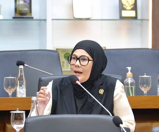 DPR: Tak Ada Evidence Base, data BPKN Soal Usia Galon Dipertanyakan Eva Monalisa, Anggota Komisi VII DPR RI