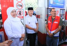 Gubernur Jawa Timur Khofifah Pastikan Pasokan Biosolar di Jawa Timur Aman, Tinjau SPBU Karanglo Malang